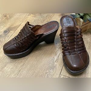 Born "Sordino" Clogs, Dark Brown, size 8